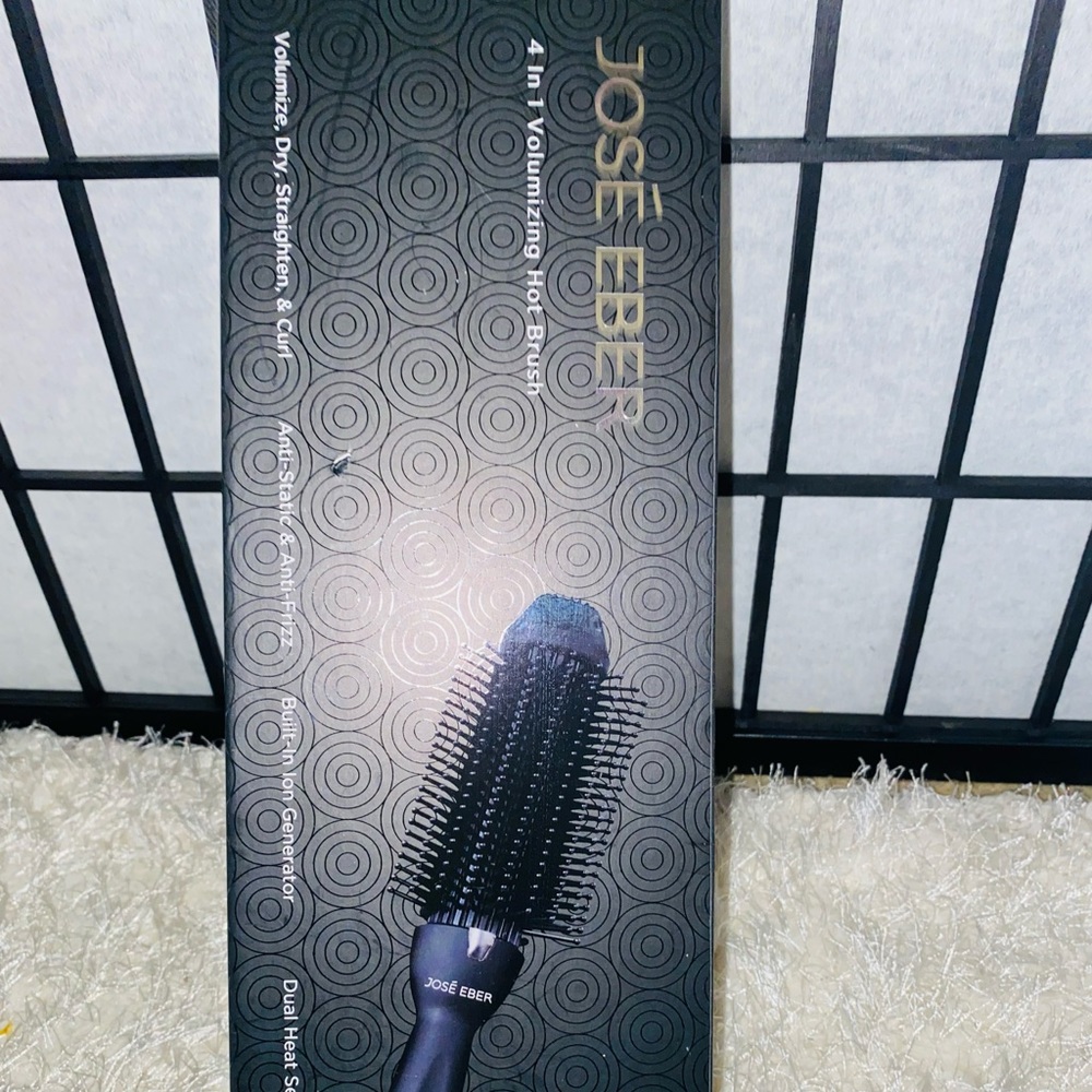 Jose Eber volumizing hair brush 4 in 1